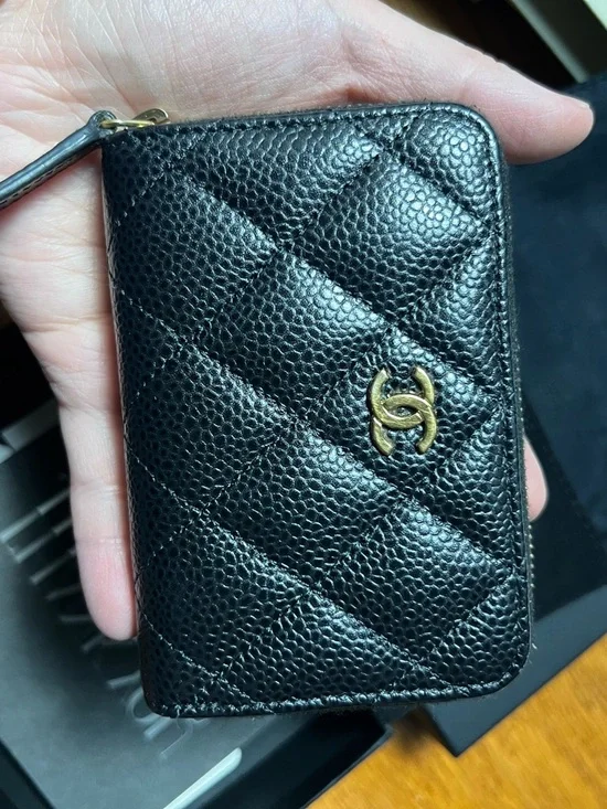 CHANEL Black Quilted Caviar Leather Card Case with Gold Logo - Picture 3 of 11